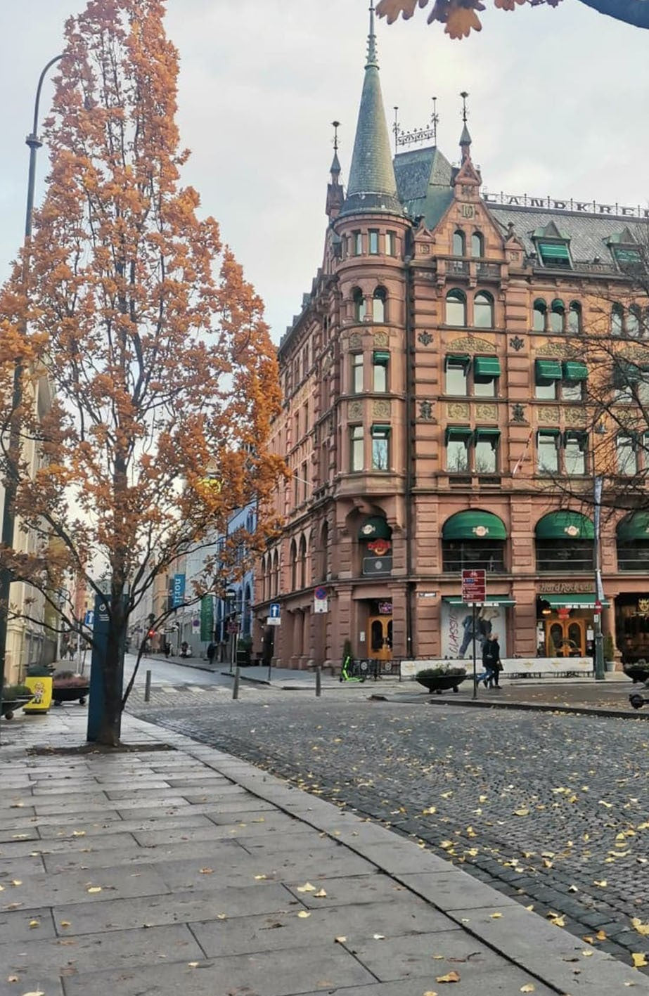 Online - Line & Wash Cityscape: Reflections • 2h